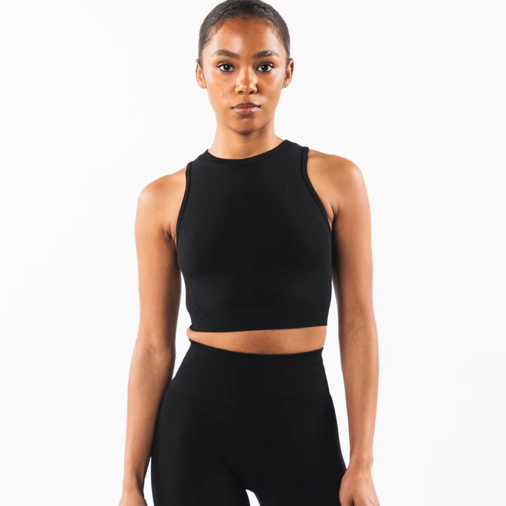 Alphalete Stratus Crop Tank Black